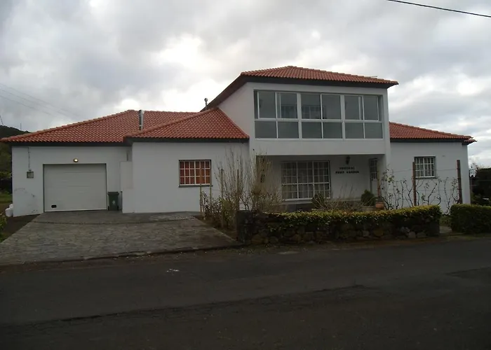 ゲストハウス Tropical Fruit Garden ヴェーラス